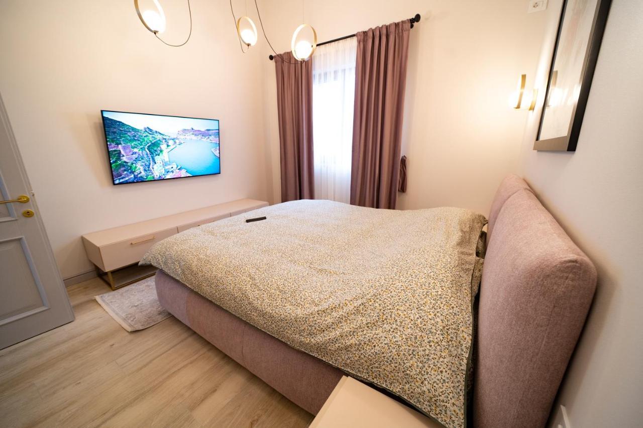 First Apartments Focşani Eksteriør bilde